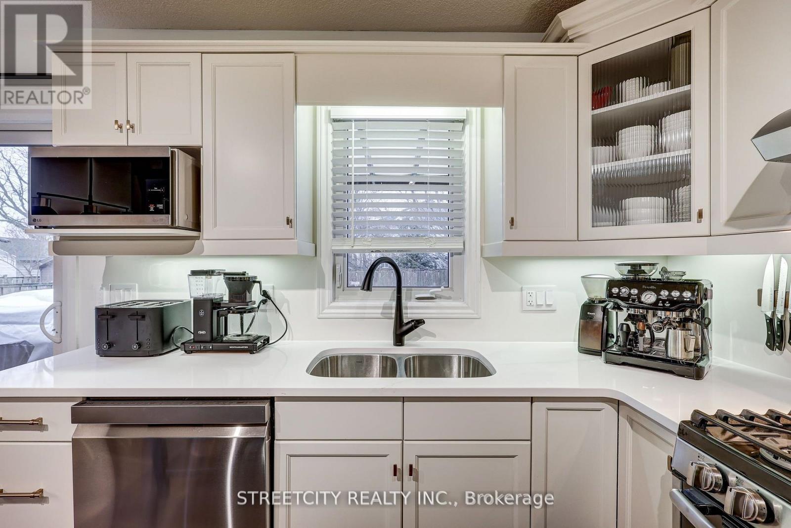 105 Penhale Avenue, St. Thomas, Ontario  N5R 6M3 - Photo 18 - X12748228