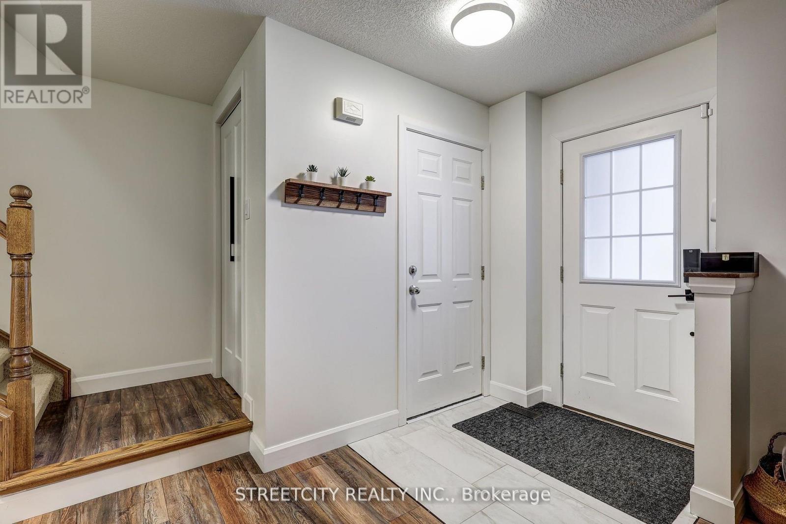 105 Penhale Avenue, St. Thomas, Ontario  N5R 6M3 - Photo 3 - X12748228