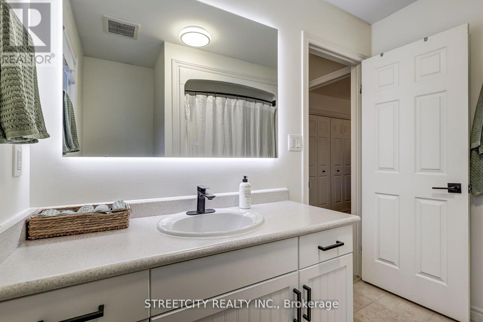 105 Penhale Avenue, St. Thomas, Ontario  N5R 6M3 - Photo 33 - X12748228