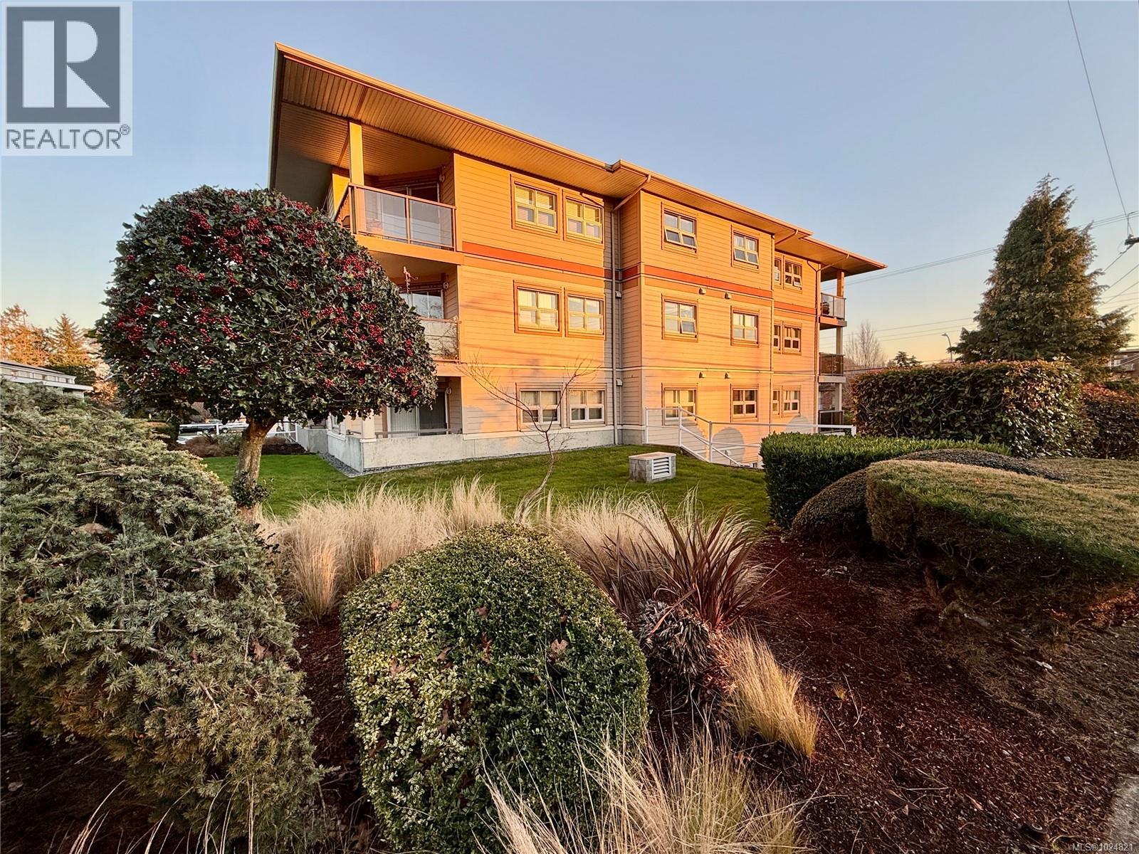 302 1694 Cedar Hill Cross Rd, Saanich, British Columbia  V8P 2P7 - Photo 17 - 1024821