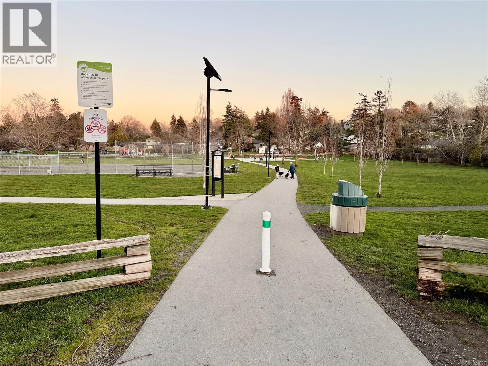 302 1694 Cedar Hill Cross Rd, Saanich, British Columbia  V8P 2P7 - Photo 18 - 1024821