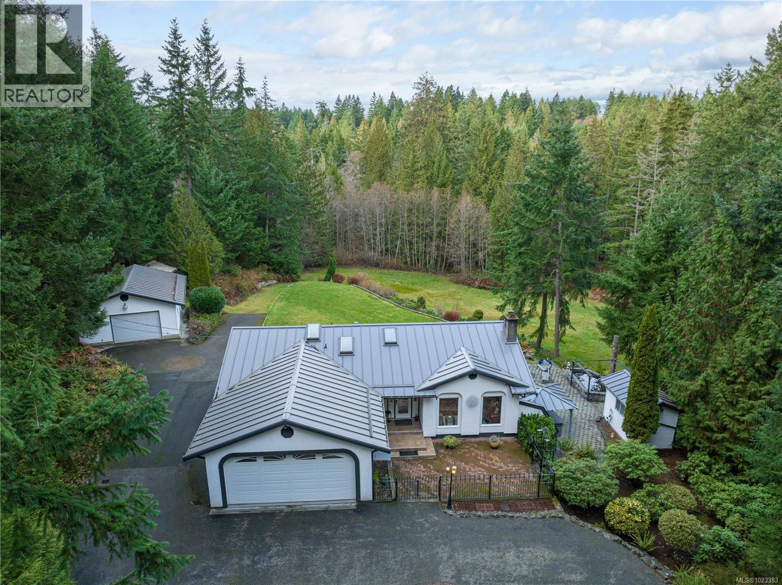 6540 Manhattan Way, Lantzville, British Columbia
