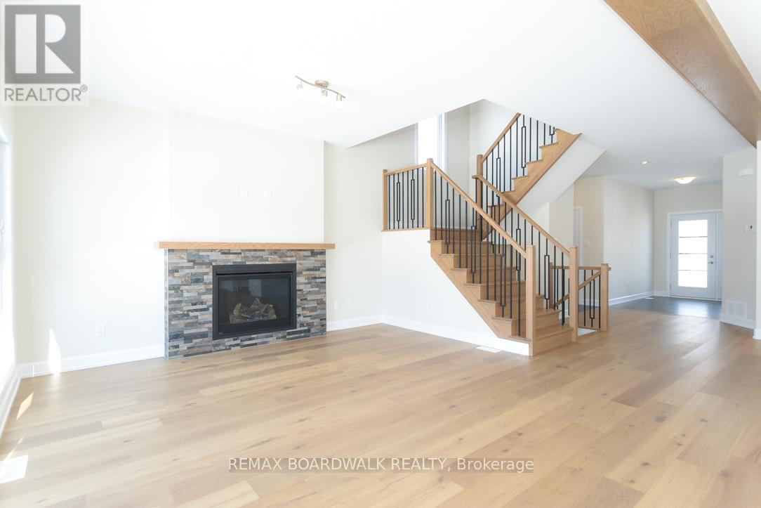 444 Aurora Street, Russell, Ontario  K4R 0L3 - Photo 10 - X12748180