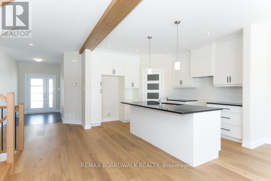 444 Aurora Street, Russell, Ontario  K4R 0L3 - Photo 3 - X12748180