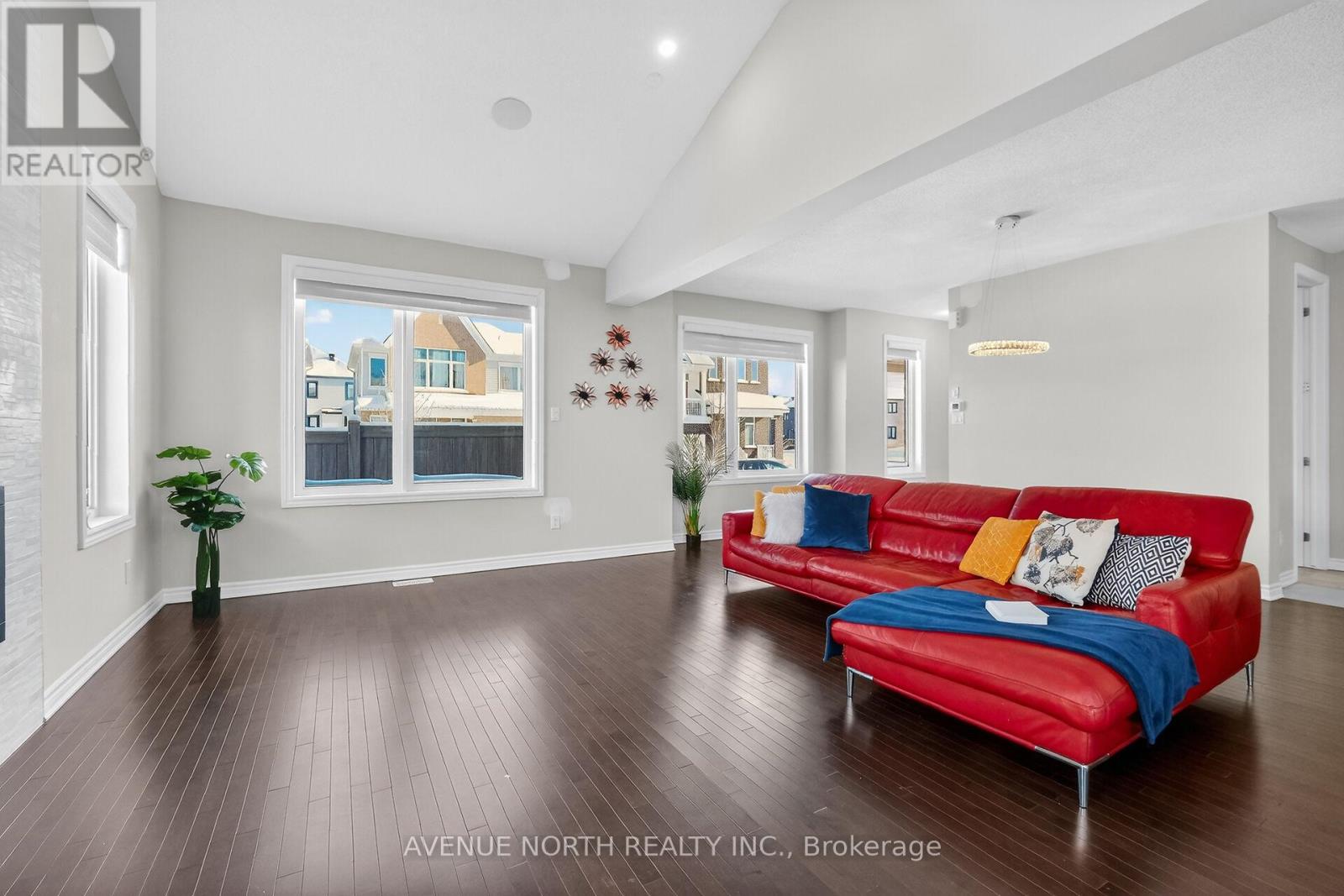 715 Vennecy Terrace, Ottawa, Ontario  K1W 0N3 - Photo 10 - X12748290