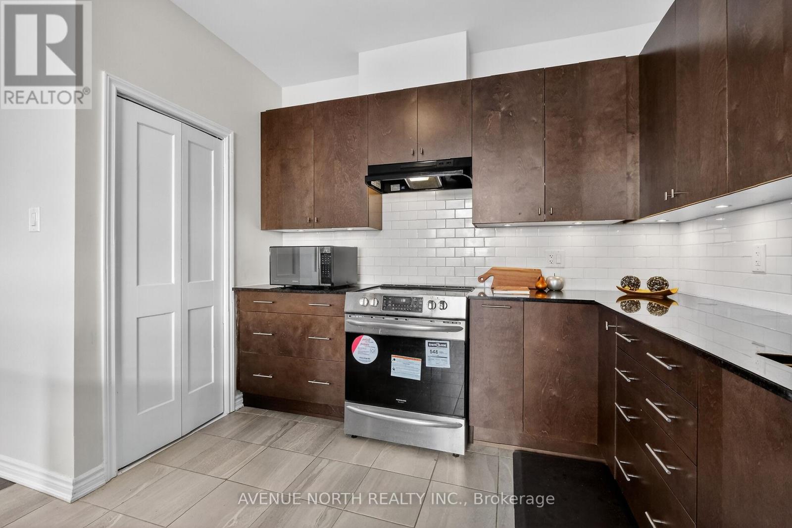 715 Vennecy Terrace, Ottawa, Ontario  K1W 0N3 - Photo 18 - X12748290