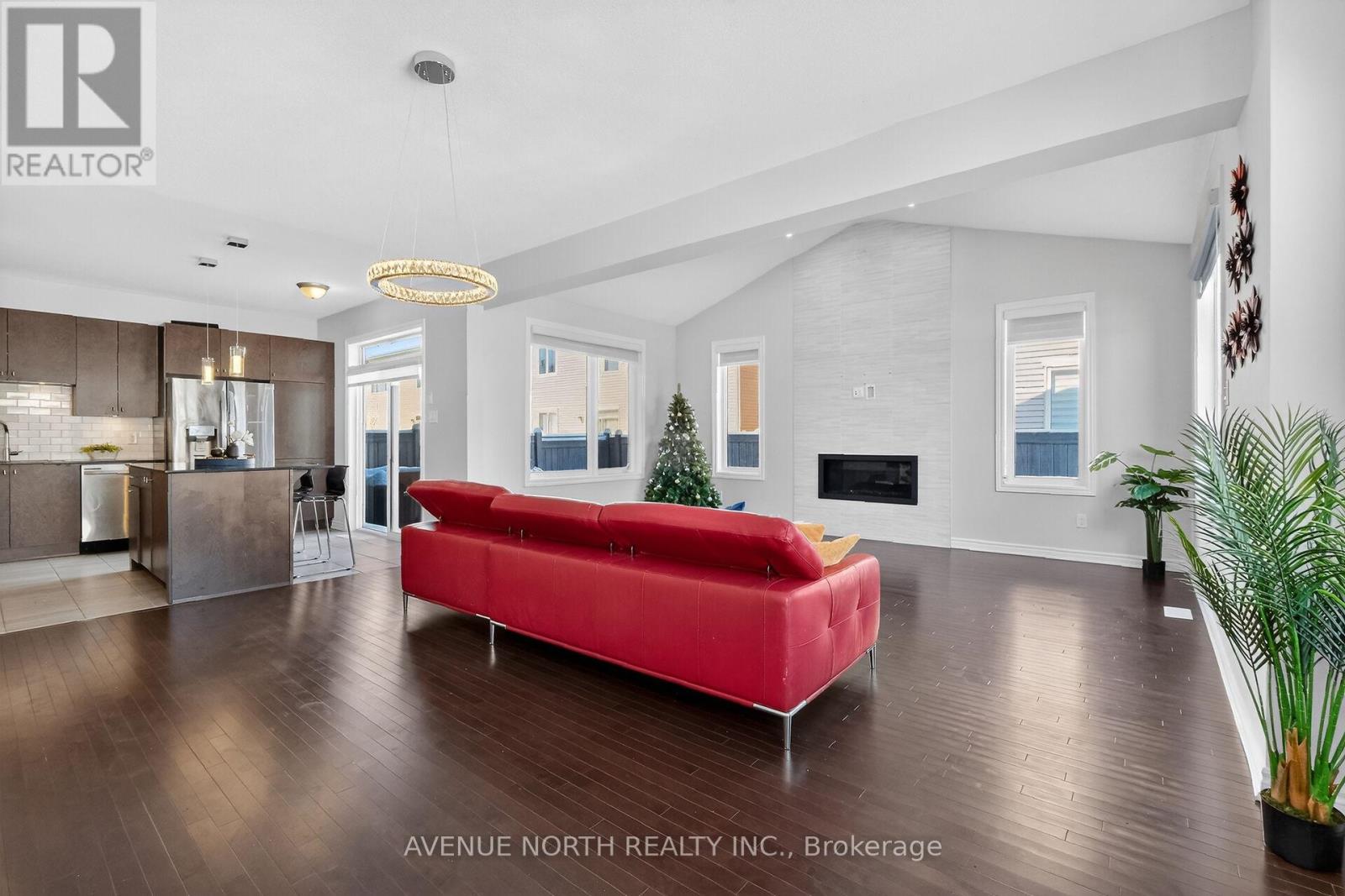 715 Vennecy Terrace, Ottawa, Ontario  K1W 0N3 - Photo 8 - X12748290