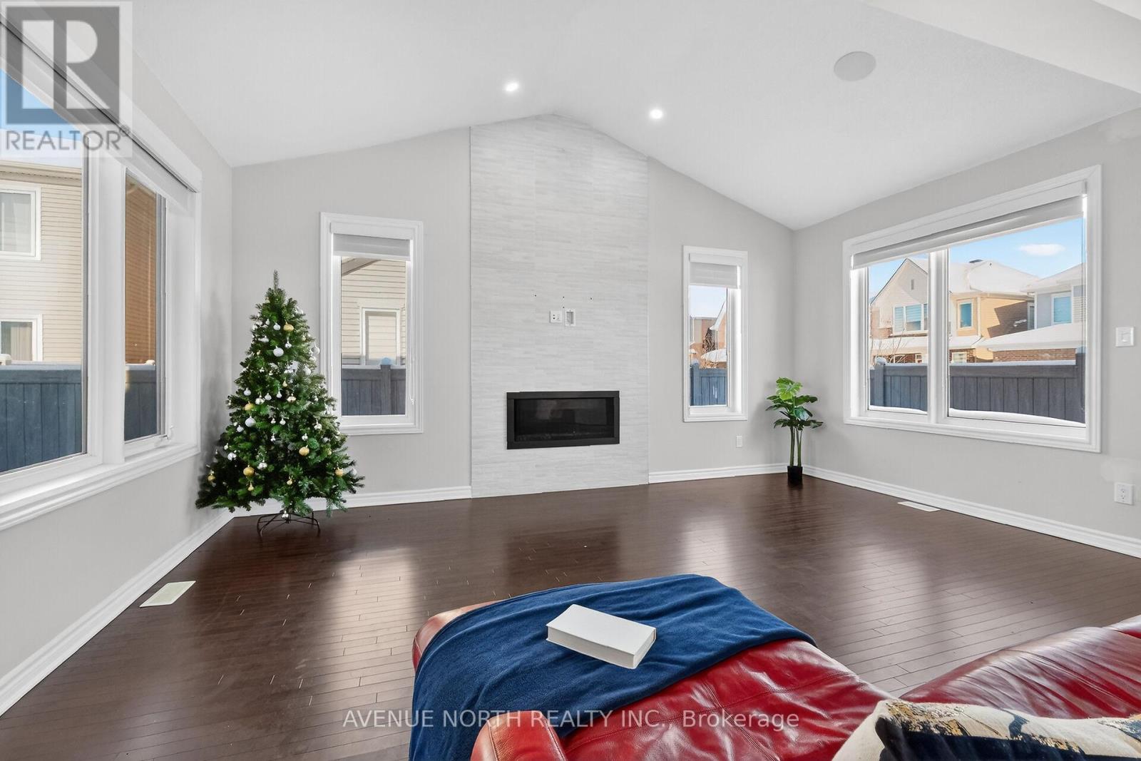 715 Vennecy Terrace, Ottawa, Ontario  K1W 0N3 - Photo 9 - X12748290