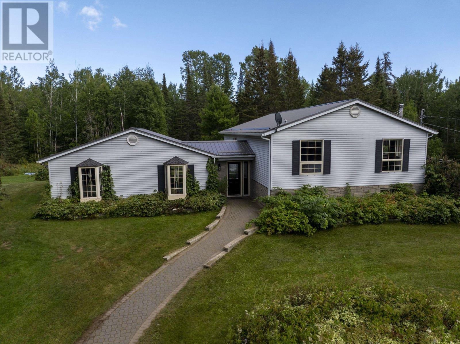 230 Gus Wouri Rd, Thunder Bay, Ontario  P7G 2G6 - Photo 2 - TB253591