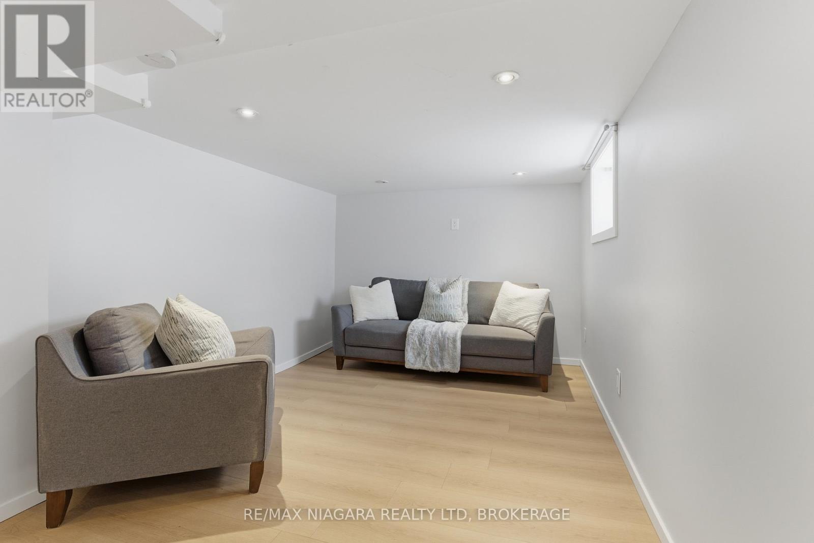 47 Bloomfield Avenue, St. Catharines (Secord Woods), Ontario  L2P 1X2 - Photo 18 - X12748184