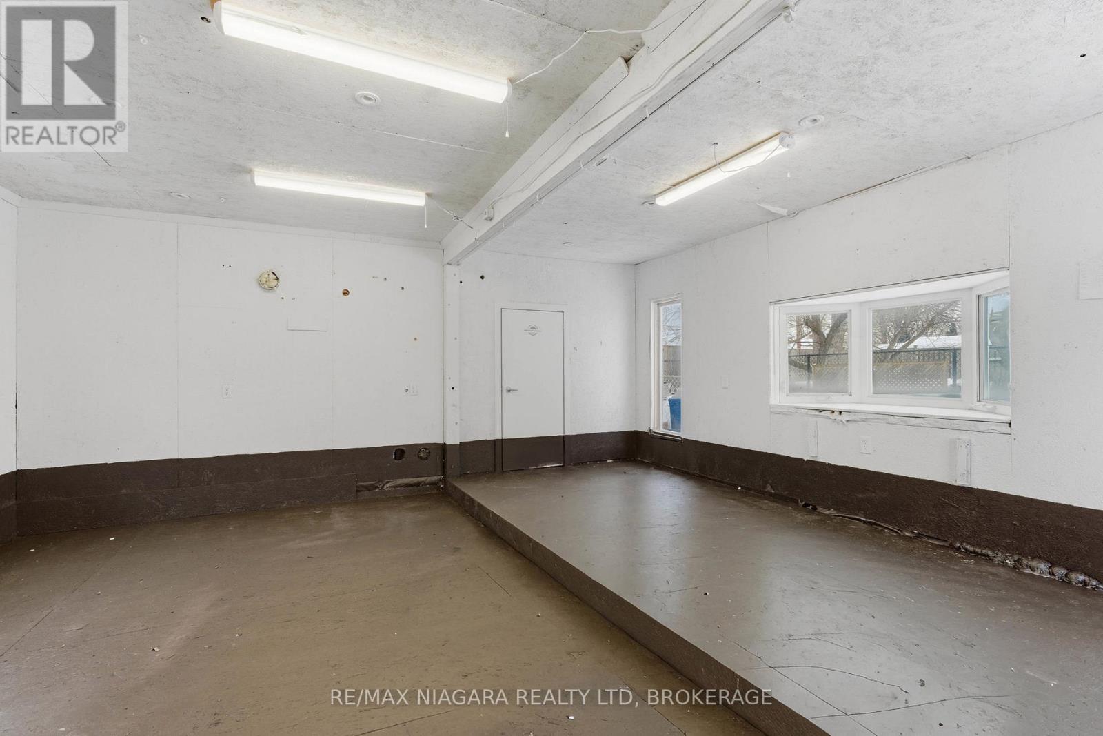 47 Bloomfield Avenue, St. Catharines (Secord Woods), Ontario  L2P 1X2 - Photo 27 - X12748184