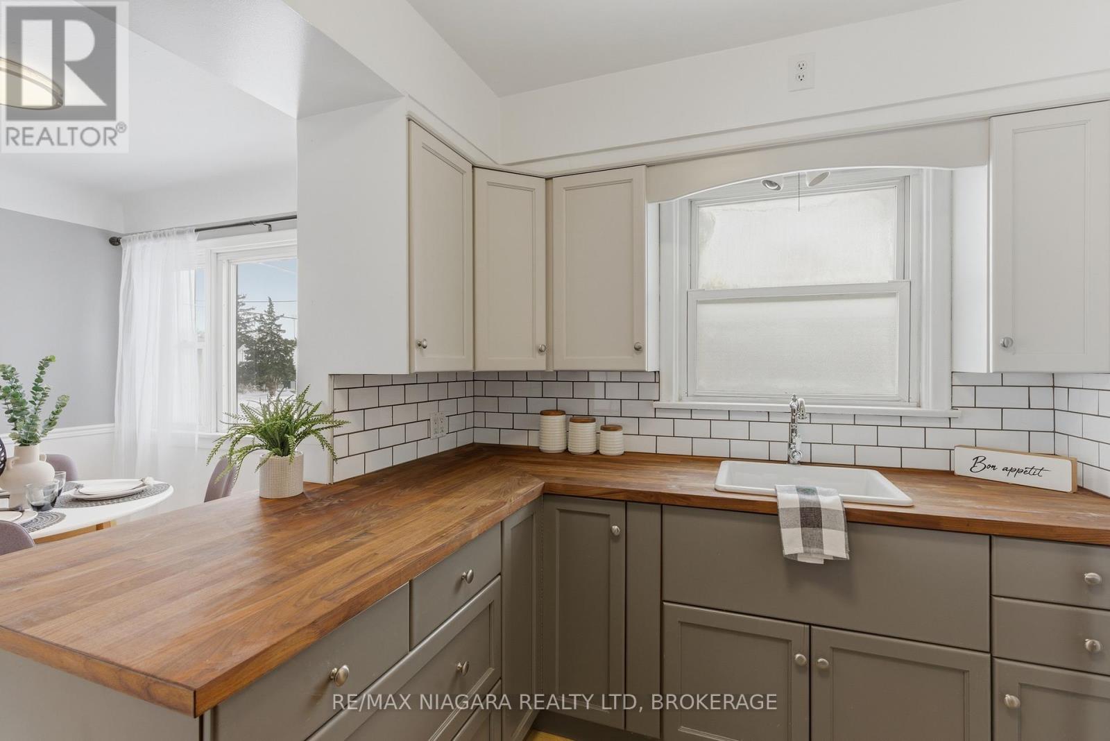 47 Bloomfield Avenue, St. Catharines (Secord Woods), Ontario  L2P 1X2 - Photo 9 - X12748184