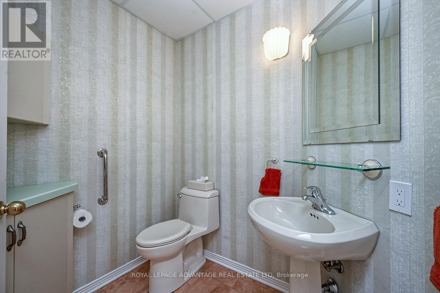 401 - 10 Armstrong Drive, Smiths Falls, Ontario  K7A 5H8 - Photo 10 - X12748142