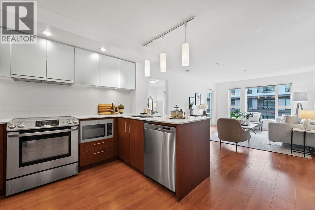 304 221 E 3rd Street, North Vancouver, British Columbia  V7L 1C5 - Photo 3 - R3085217