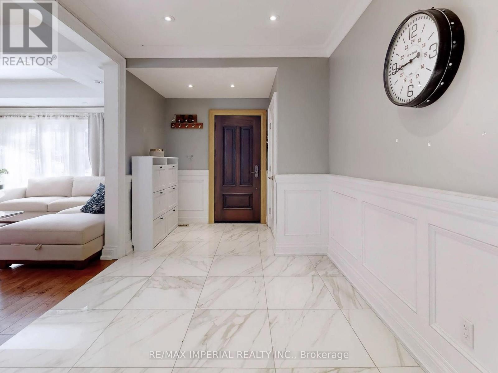 35 Waddington Crescent, Toronto, Ontario  M2J 2Z9 - Photo 24 - C12748334