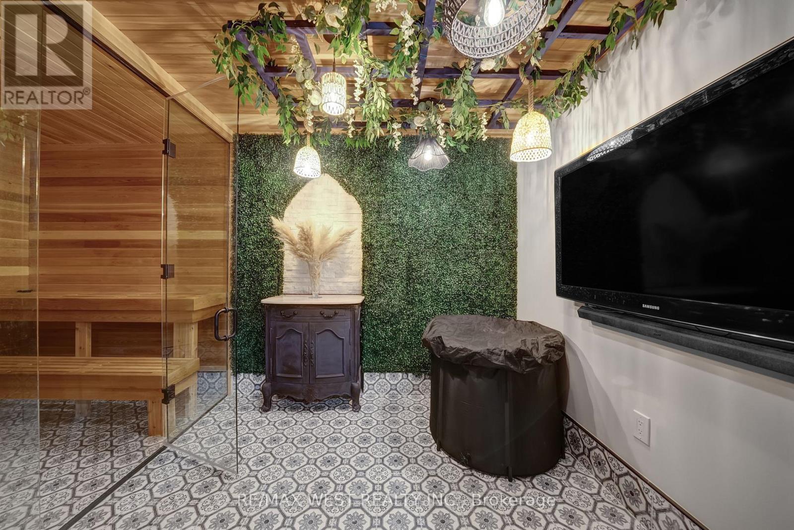 32 Falstaff Crescent, Whitby, Ontario  L1R 1W3 - Photo 35 - E12748286