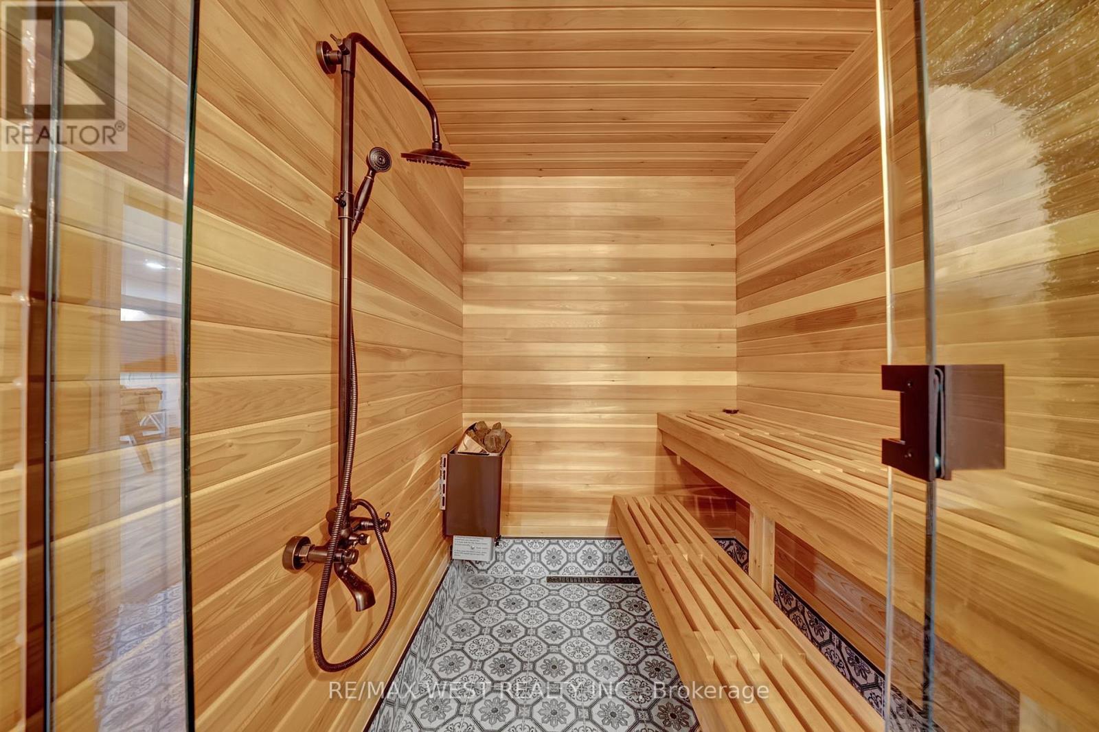 32 Falstaff Crescent, Whitby, Ontario  L1R 1W3 - Photo 36 - E12748286