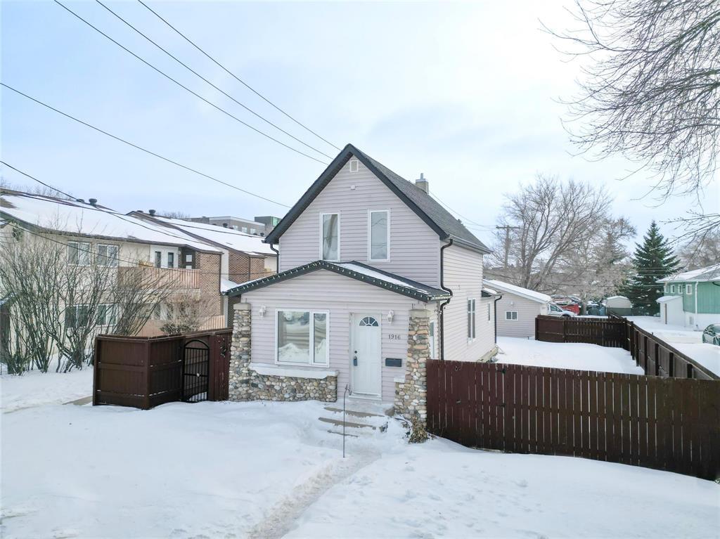 1916 Brandon Avenue, Brandon, Manitoba