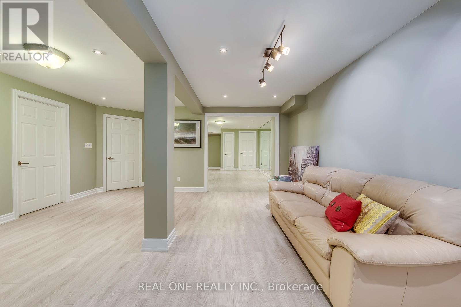 343 Northwood Drive, Oakville, Ontario  L6M 1M8 - Photo 38 - W12747780