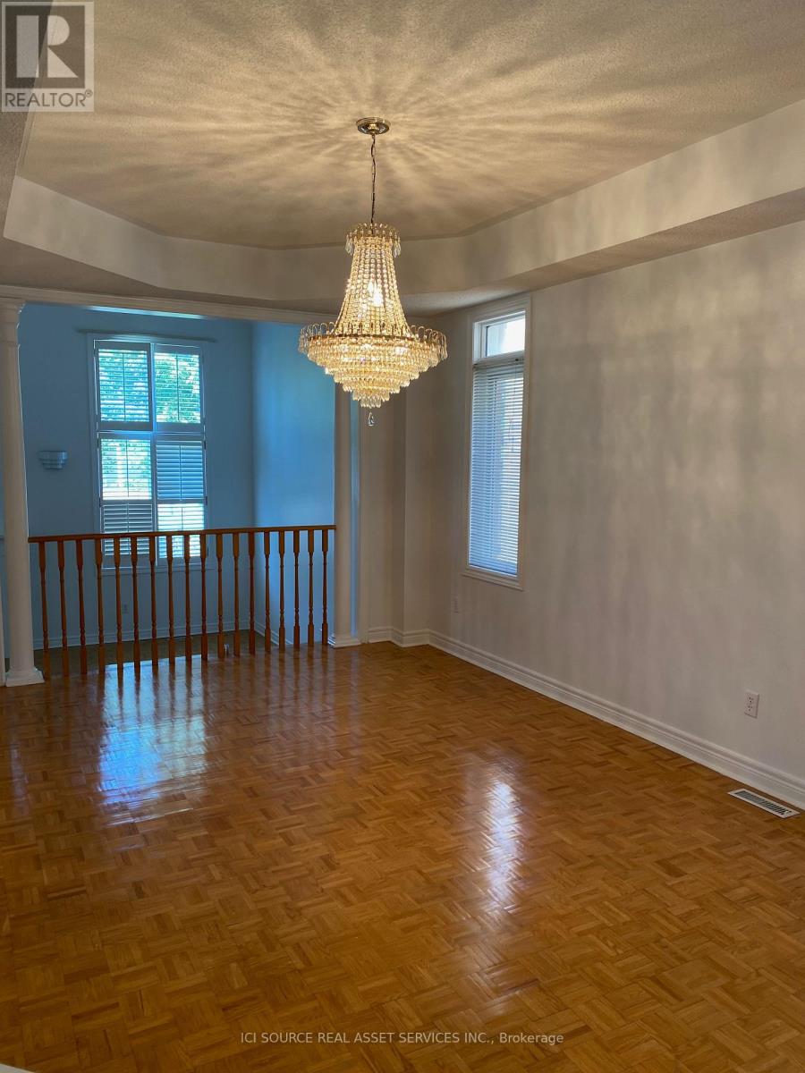 Upper Level - 169 Matthew Drive, Vaughan, Ontario  L4L 9B1 - Photo 6 - N12748182