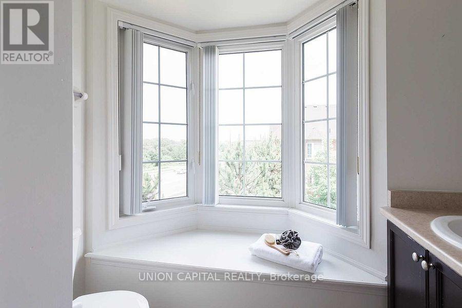 21 Winn Place, Aurora, Ontario  L4G 0S2 - Photo 18 - N12748304