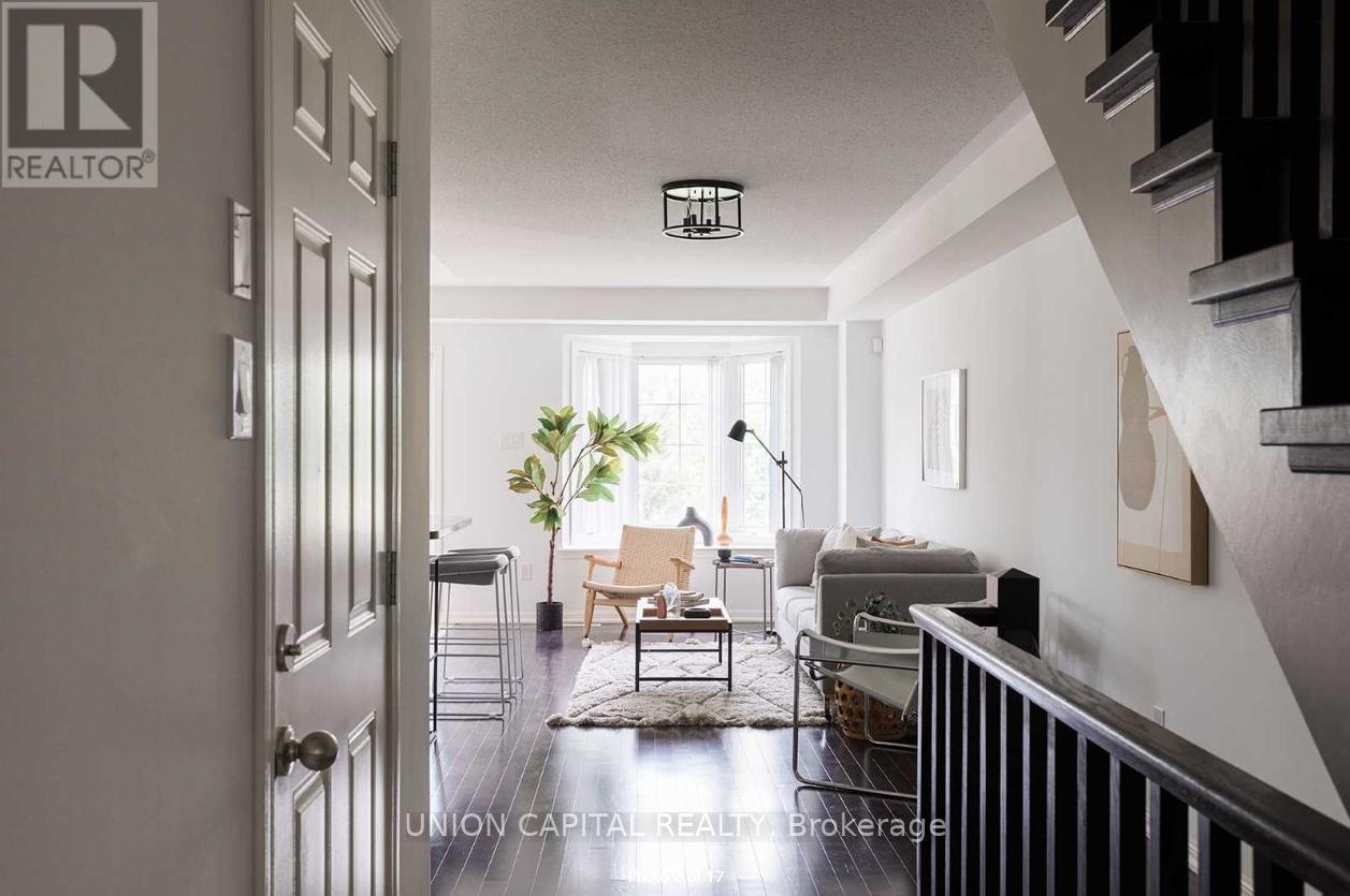 21 Winn Place, Aurora, Ontario  L4G 0S2 - Photo 2 - N12748304