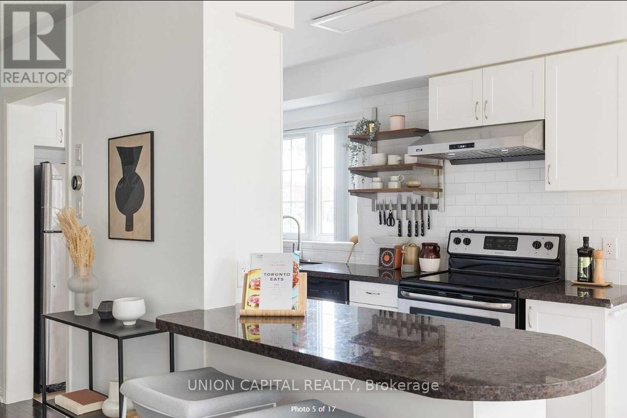 21 Winn Place, Aurora, Ontario  L4G 0S2 - Photo 5 - N12748304