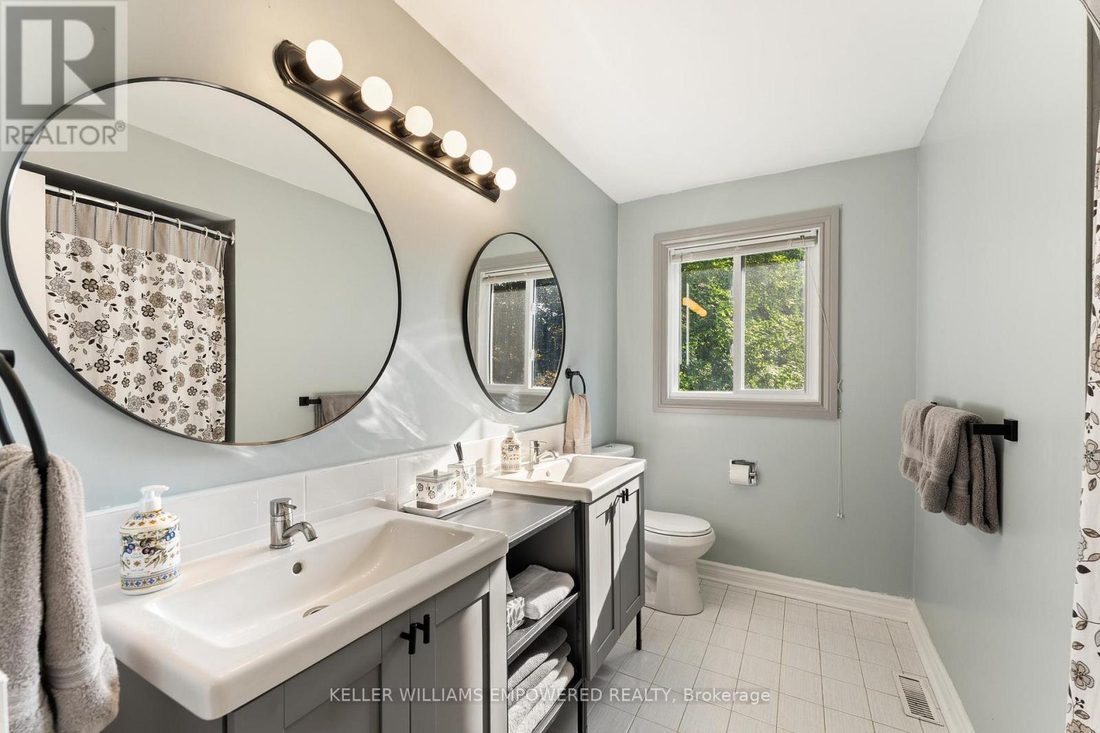 61 Gilbank Drive, Aurora, Ontario  L4G 6H9 - Photo 29 - N12748328