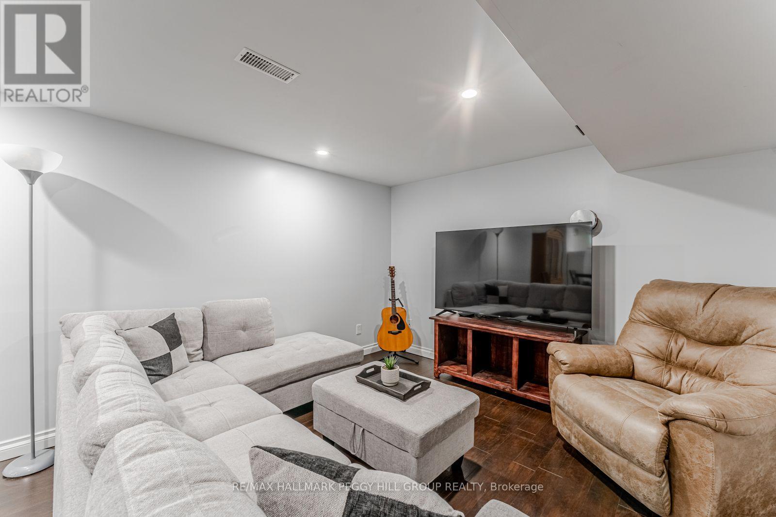 1096 Sunnidale Road, Springwater (Centre Vespra), Ontario  L9X 0R9 - Photo 19 - S12748218