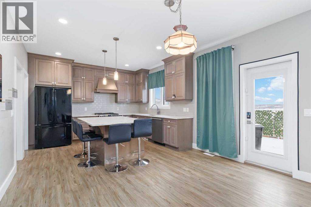 220 Beaverlodge Close, Fort Mcmurray, Alberta  T9H 2V5 - Photo 9 - A2280880