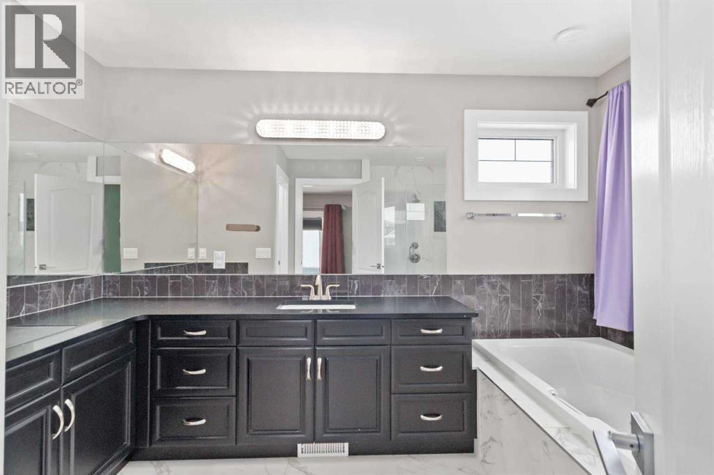 220 Beaverlodge Close, Fort Mcmurray, Alberta  T9H 2V5 - Photo 23 - A2280880