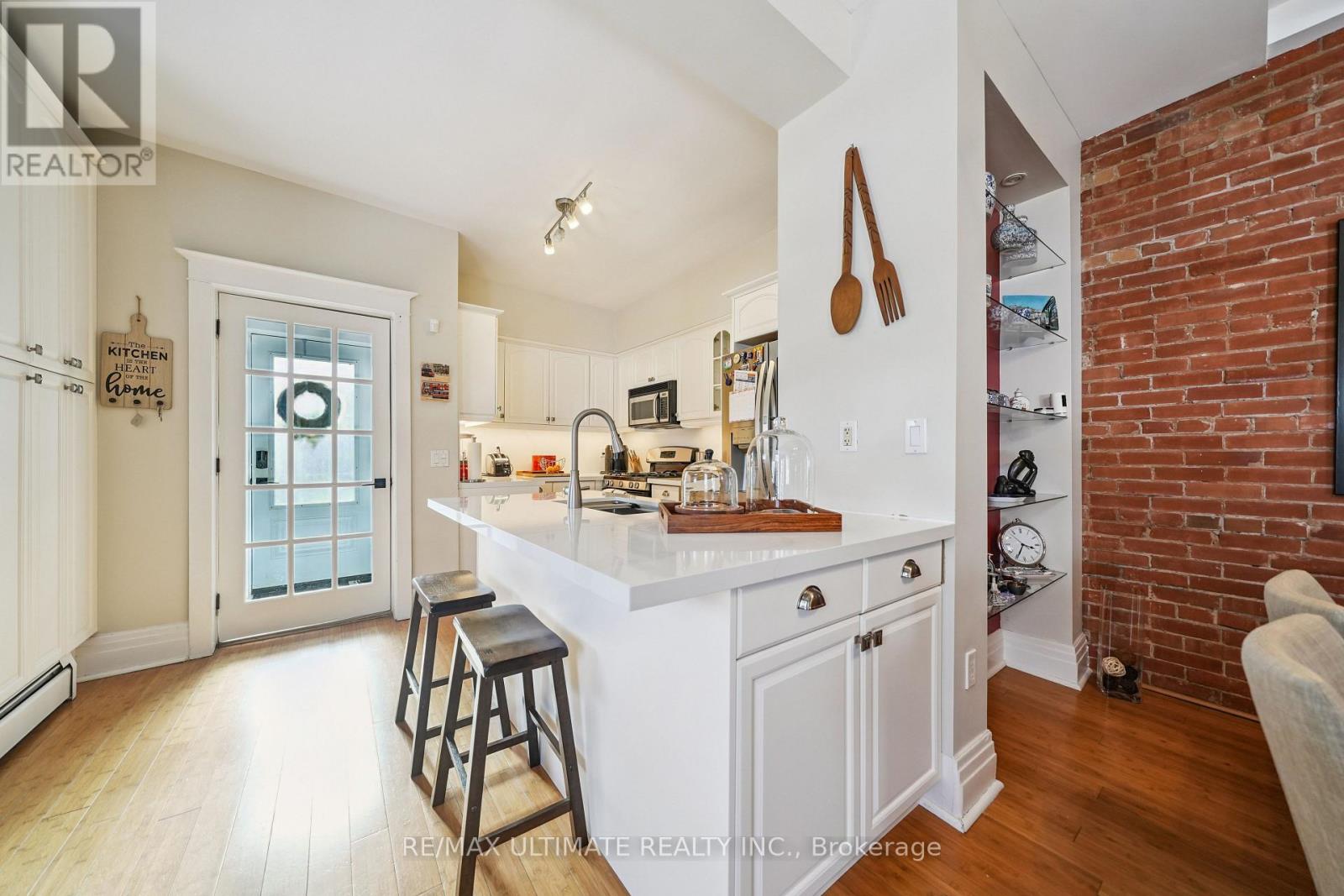 9 Southview Avenue, Toronto, Ontario  M6H 1T3 - Photo 12 - W12748146