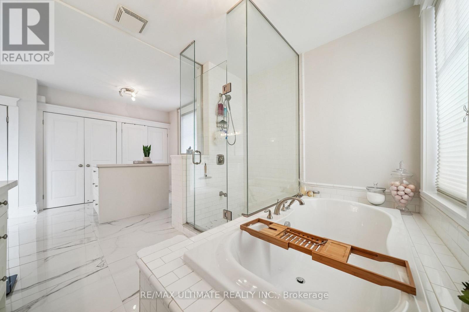 9 Southview Avenue, Toronto, Ontario  M6H 1T3 - Photo 27 - W12748146