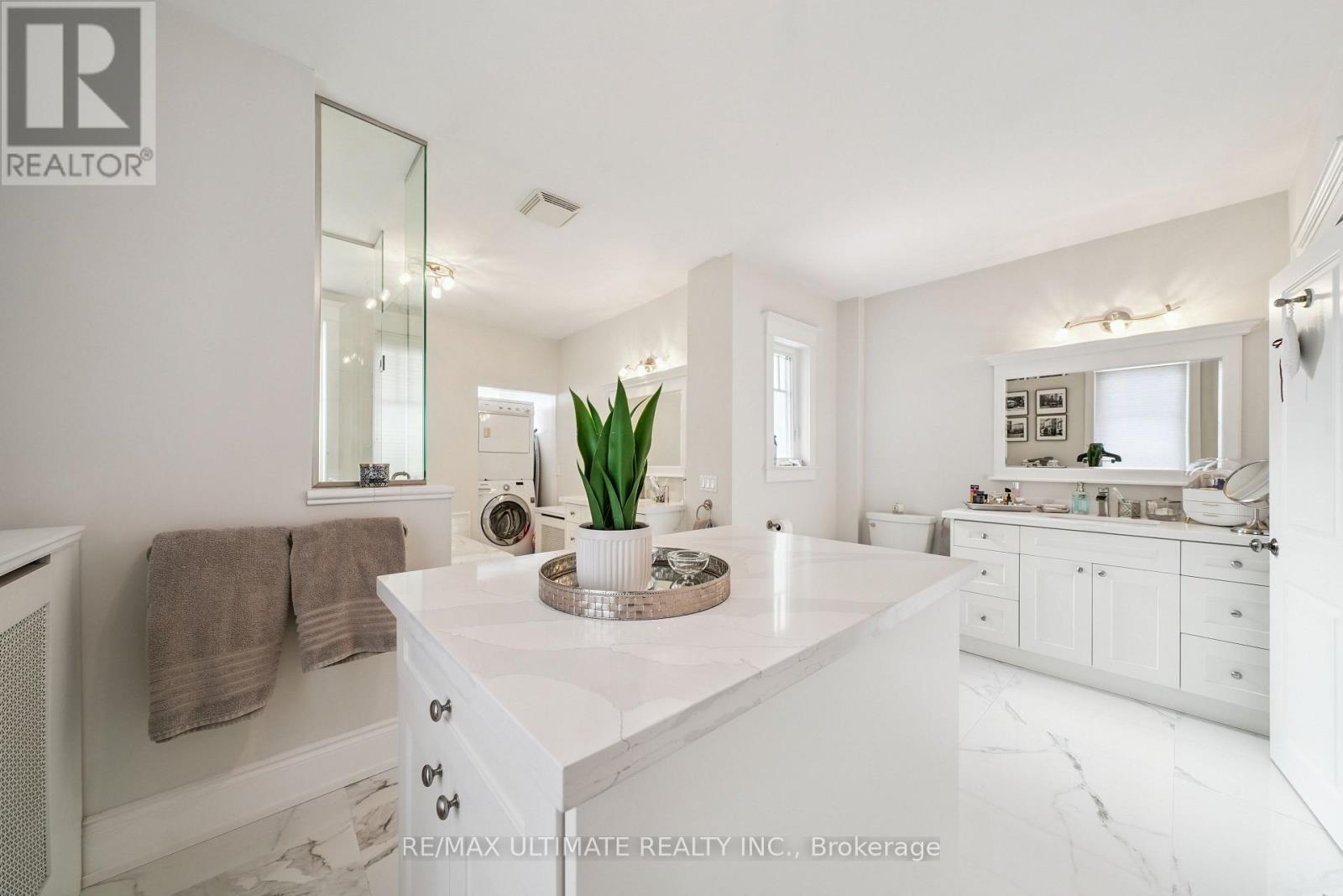 9 Southview Avenue, Toronto, Ontario  M6H 1T3 - Photo 28 - W12748146