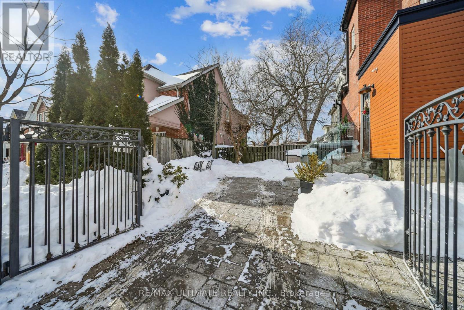 9 Southview Avenue, Toronto, Ontario  M6H 1T3 - Photo 29 - W12748146