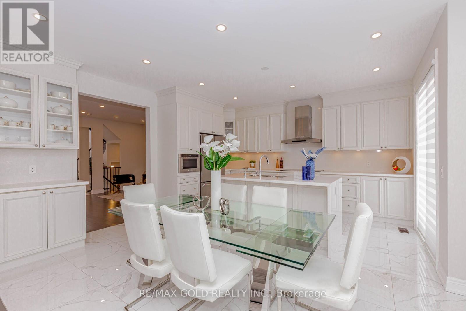 23 Sinatra Street, Brampton, Ontario  L6R 4B1 - Photo 12 - W12748212