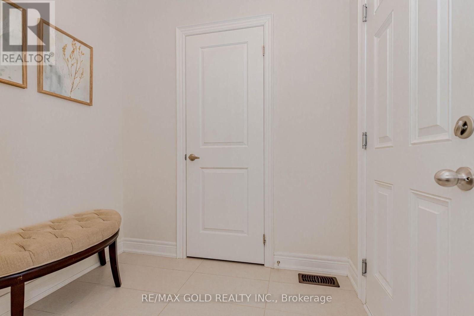 23 Sinatra Street, Brampton, Ontario  L6R 4B1 - Photo 19 - W12748212