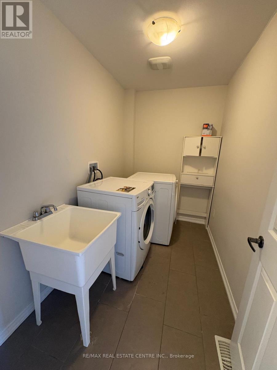 122 Golden Spring Drive, Brampton, Ontario  L7A 4N7 - Photo 16 - W12748254