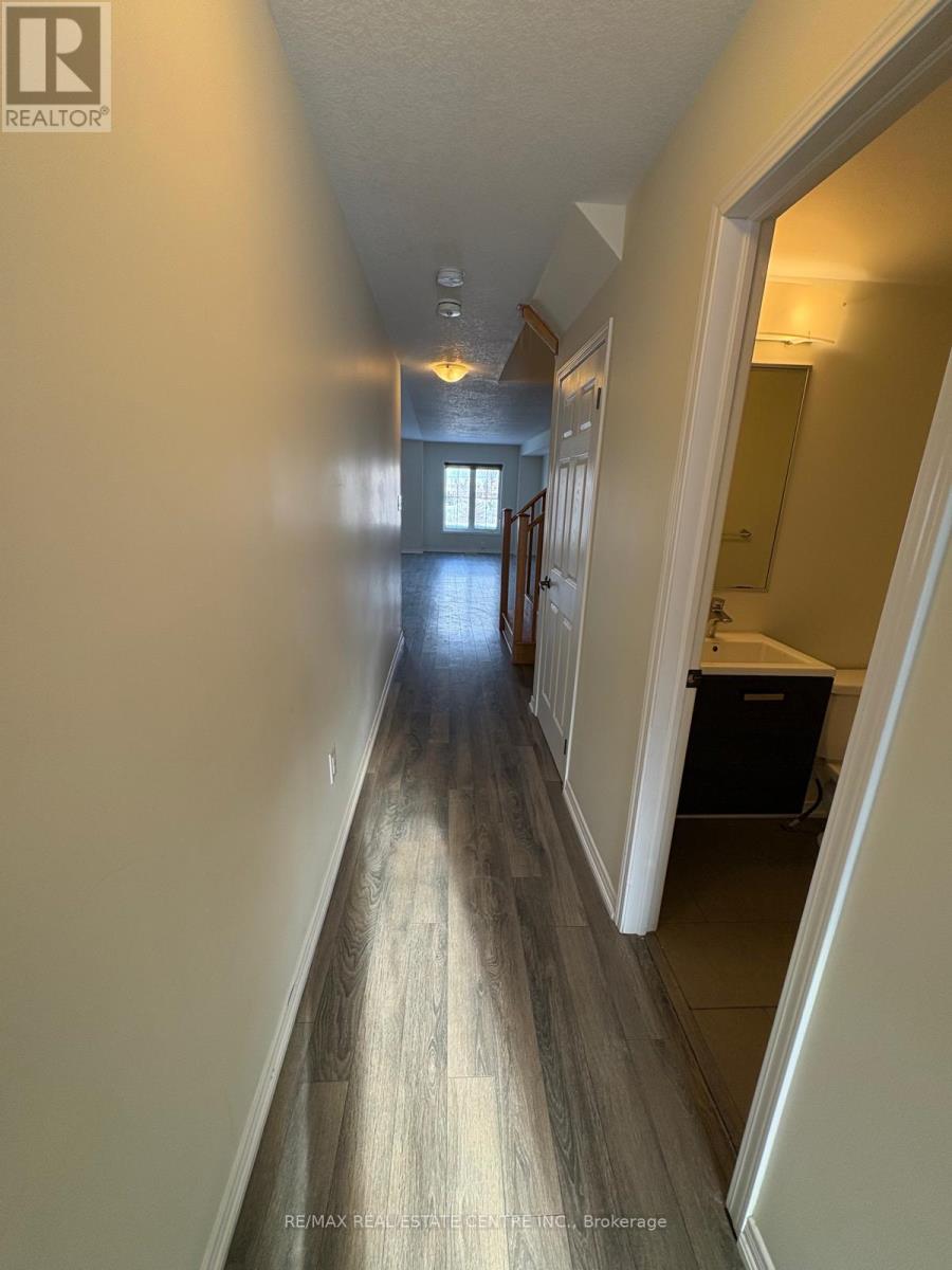 122 Golden Spring Drive, Brampton, Ontario  L7A 4N7 - Photo 2 - W12748254