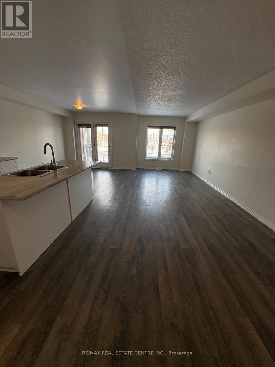 122 Golden Spring Drive, Brampton, Ontario  L7A 4N7 - Photo 3 - W12748254