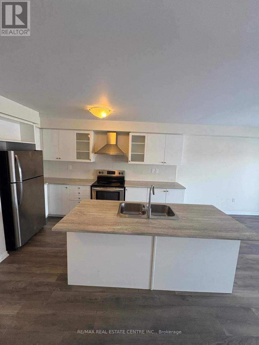 122 Golden Spring Drive, Brampton, Ontario  L7A 4N7 - Photo 5 - W12748254