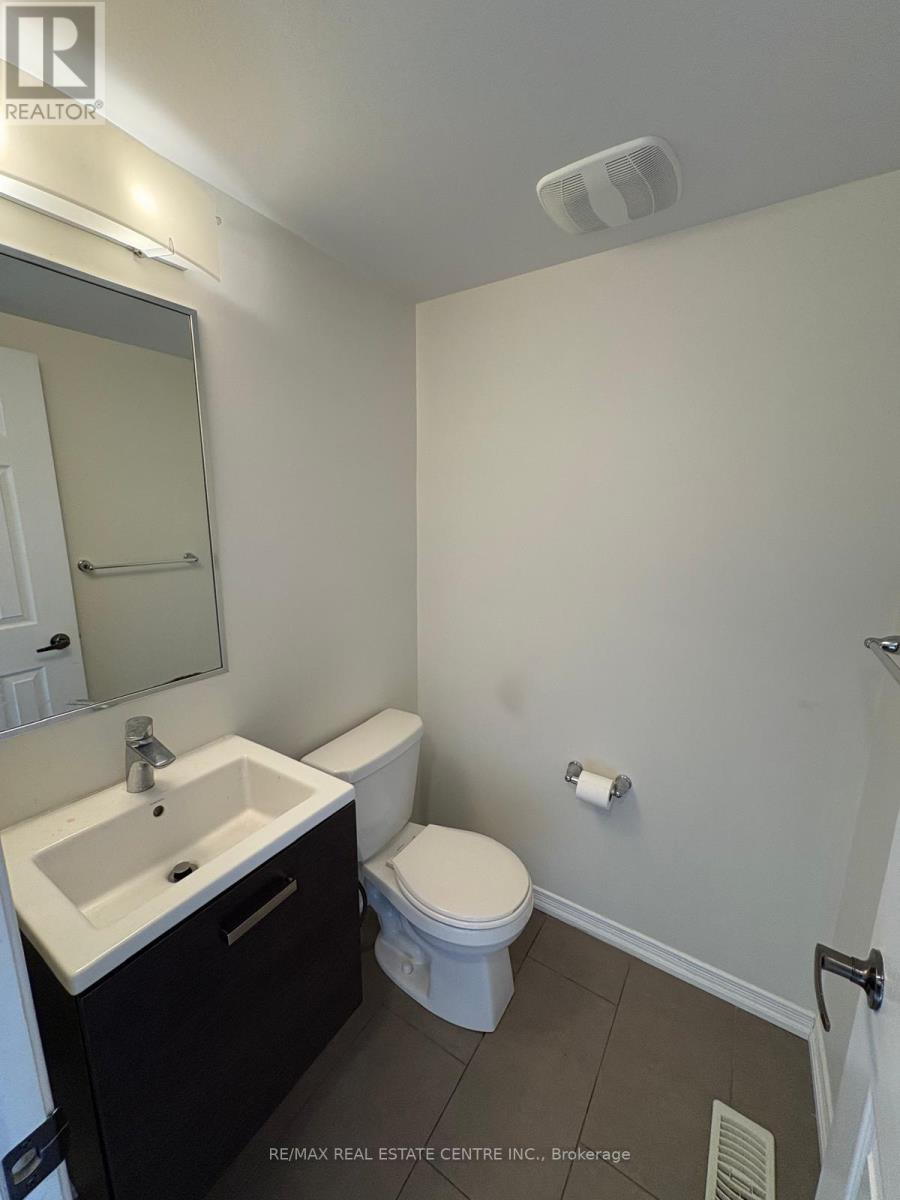 122 Golden Spring Drive, Brampton, Ontario  L7A 4N7 - Photo 6 - W12748254