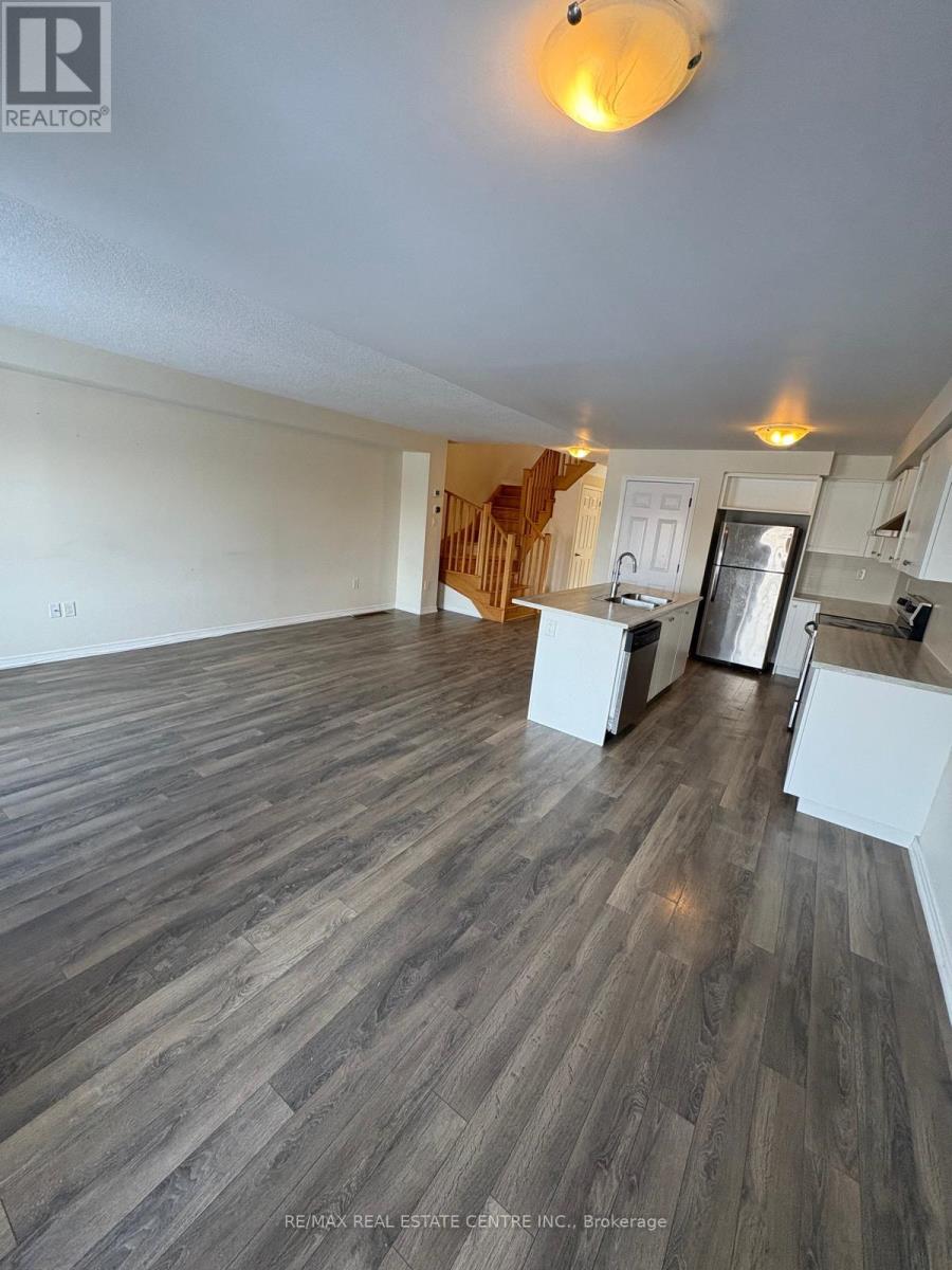 122 Golden Spring Drive, Brampton, Ontario  L7A 4N7 - Photo 7 - W12748254