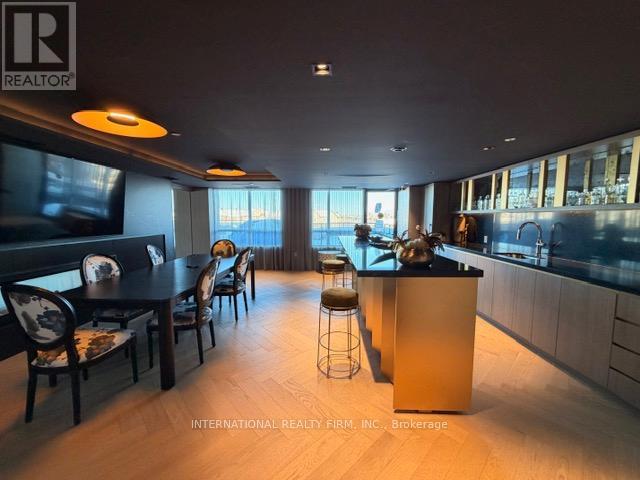 318 - 395 Dundas Street W, Oakville, Ontario  L6M 5R8 - Photo 2 - W12748300