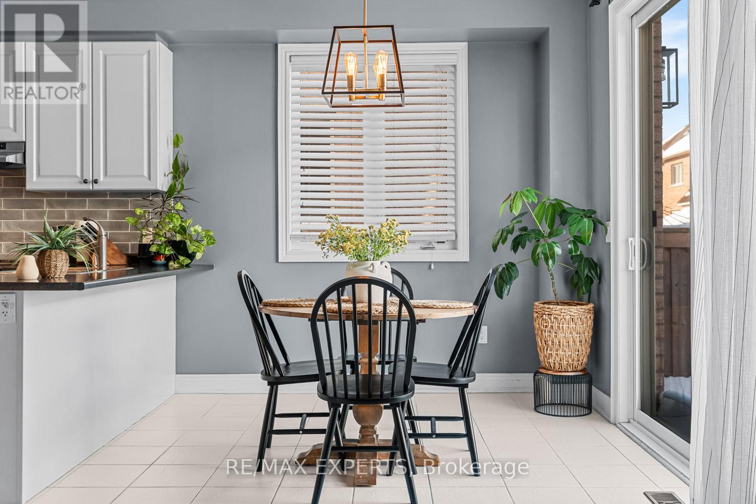 12 Trentonian Street, Brampton, Ontario  L6R 3W2 - Photo 11 - W12748330