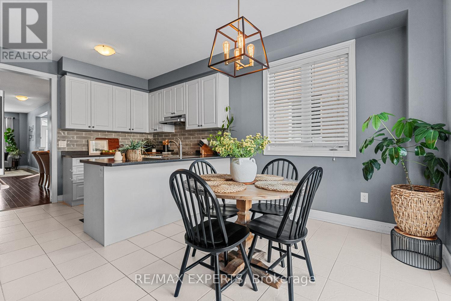 12 Trentonian Street, Brampton, Ontario  L6R 3W2 - Photo 13 - W12748330