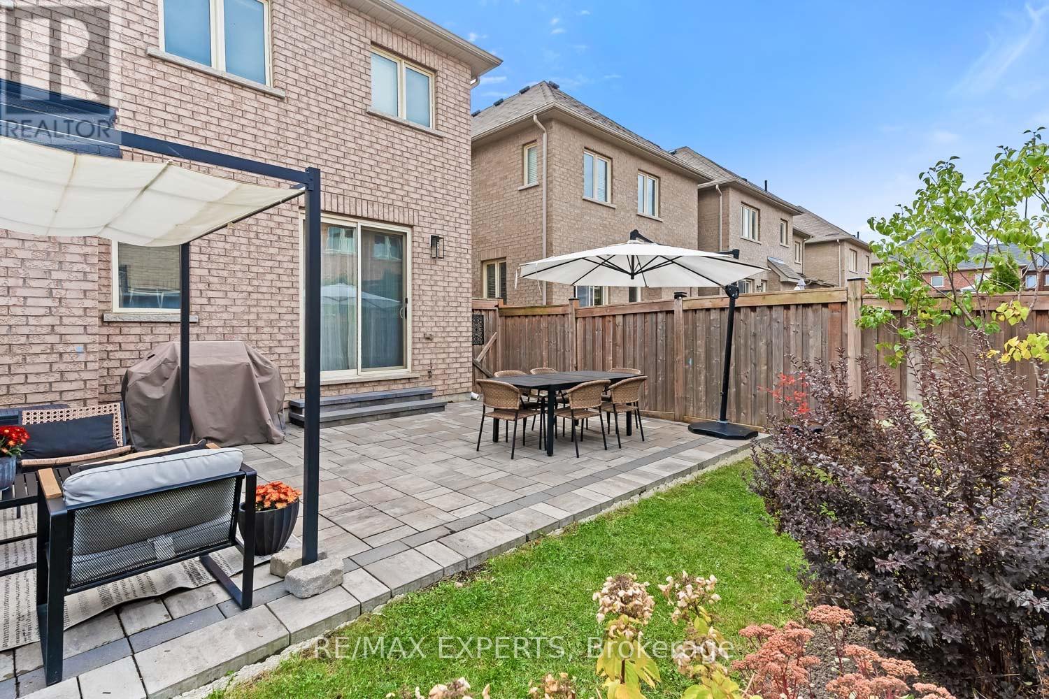 12 Trentonian Street, Brampton, Ontario  L6R 3W2 - Photo 34 - W12748330