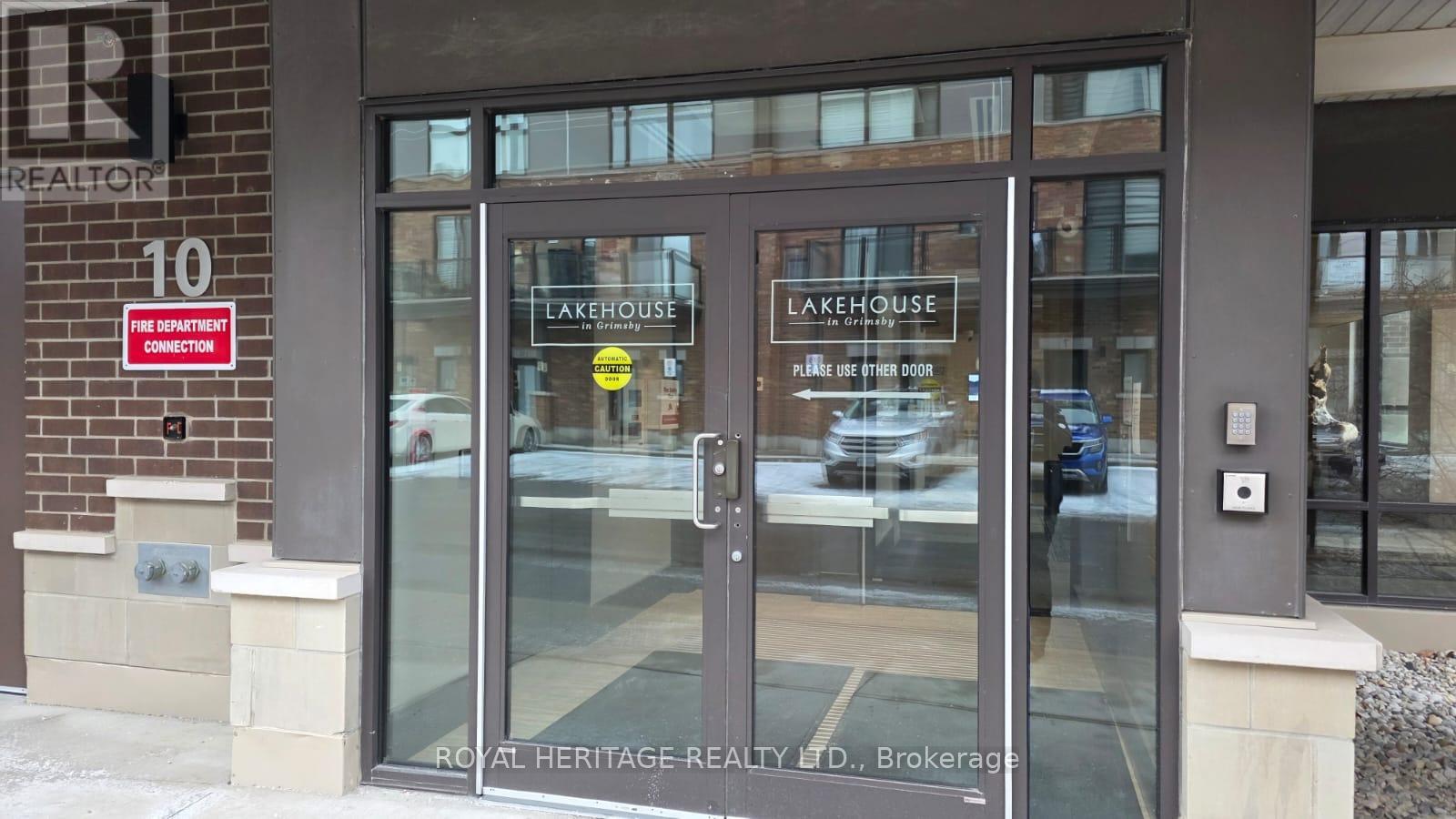 4 - 10 Esplanade Lane, Grimsby (Grimsby Beach), Ontario  L3M 0H1 - Photo 2 - X12748294