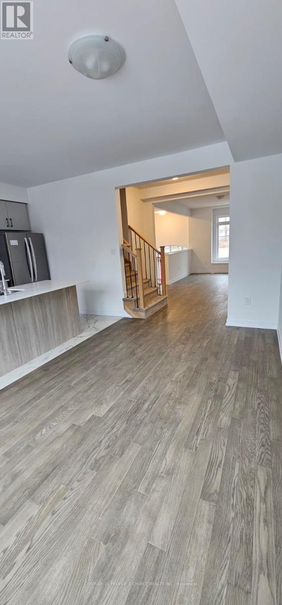 27 Lyall Stokes Circle, East Gwillimbury, Ontario  L0G 1M0 - Photo 13 - N12747928