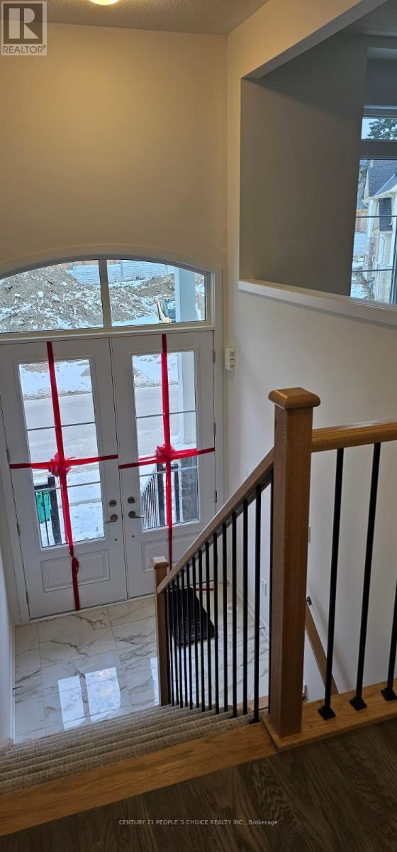 27 Lyall Stokes Circle, East Gwillimbury, Ontario  L0G 1M0 - Photo 9 - N12747928